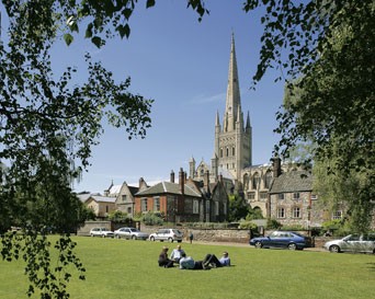 Norwich cathederal - click to enlarge